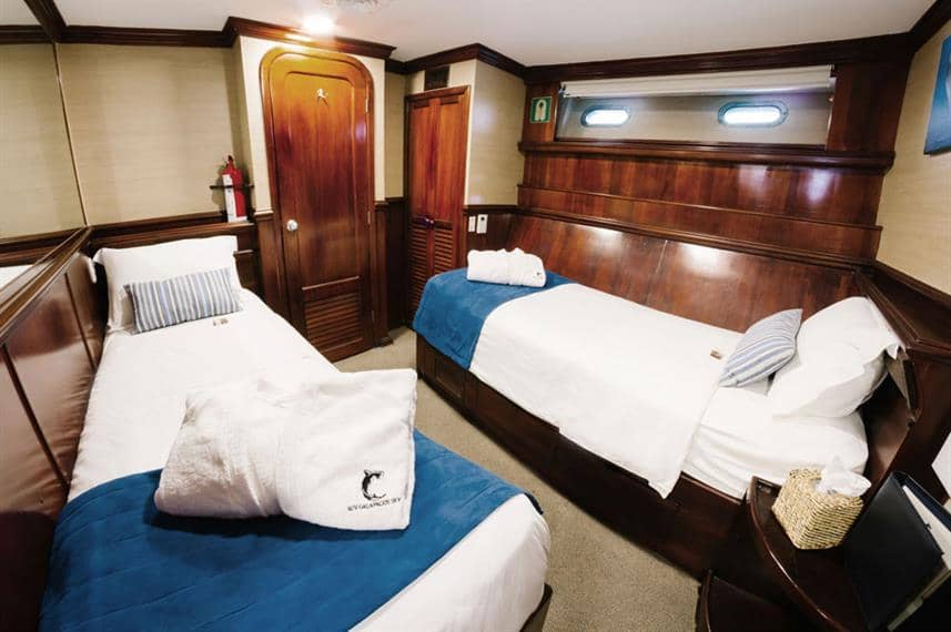 4 Best Aggressor Liveaboards in 2024: Dive into Paradise 15 5 2